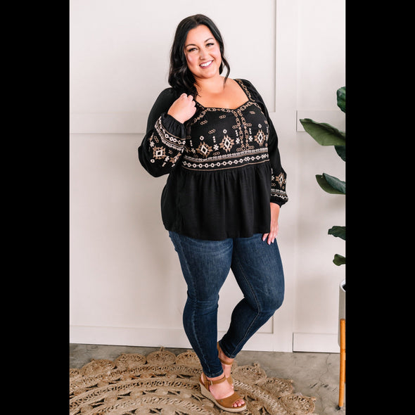 Savanna Jane Embroidered Sweetheart Top In Taupe & Black